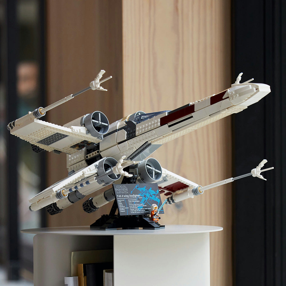 ハンガー LEGO® Star Wars™ X-Wing Starfighter™ Building Set 75355 | Import A Toy