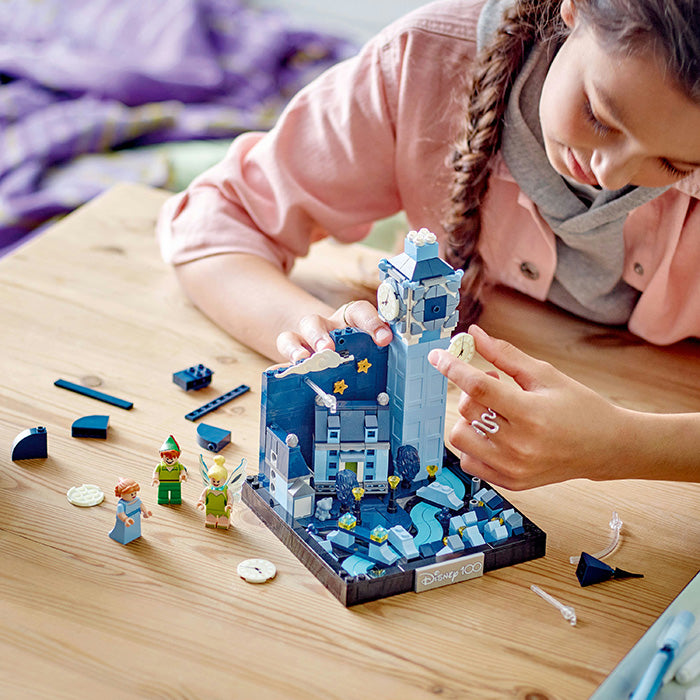 LEGO® ǀ Disney Peter Pan & Wendy’s Flight over London 43232