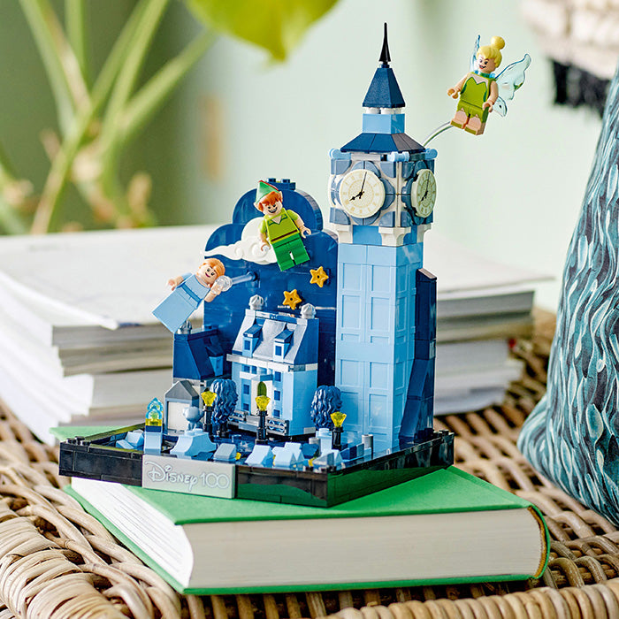 LEGO® ǀ Disney Peter Pan & Wendy’s Flight over London 43232