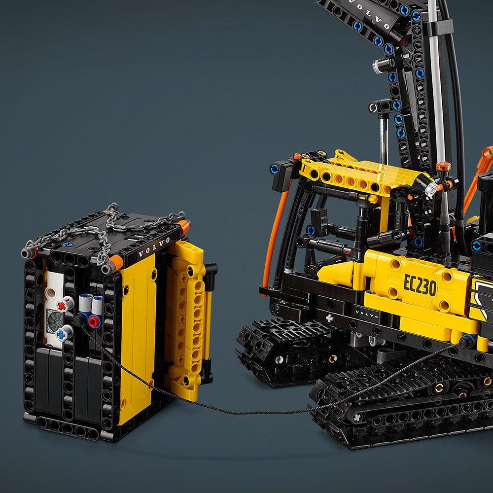 LEGO® Technic™ Volvo FMX Truck & EC230 Electric Excavator 42175 - DAMAGED BOX