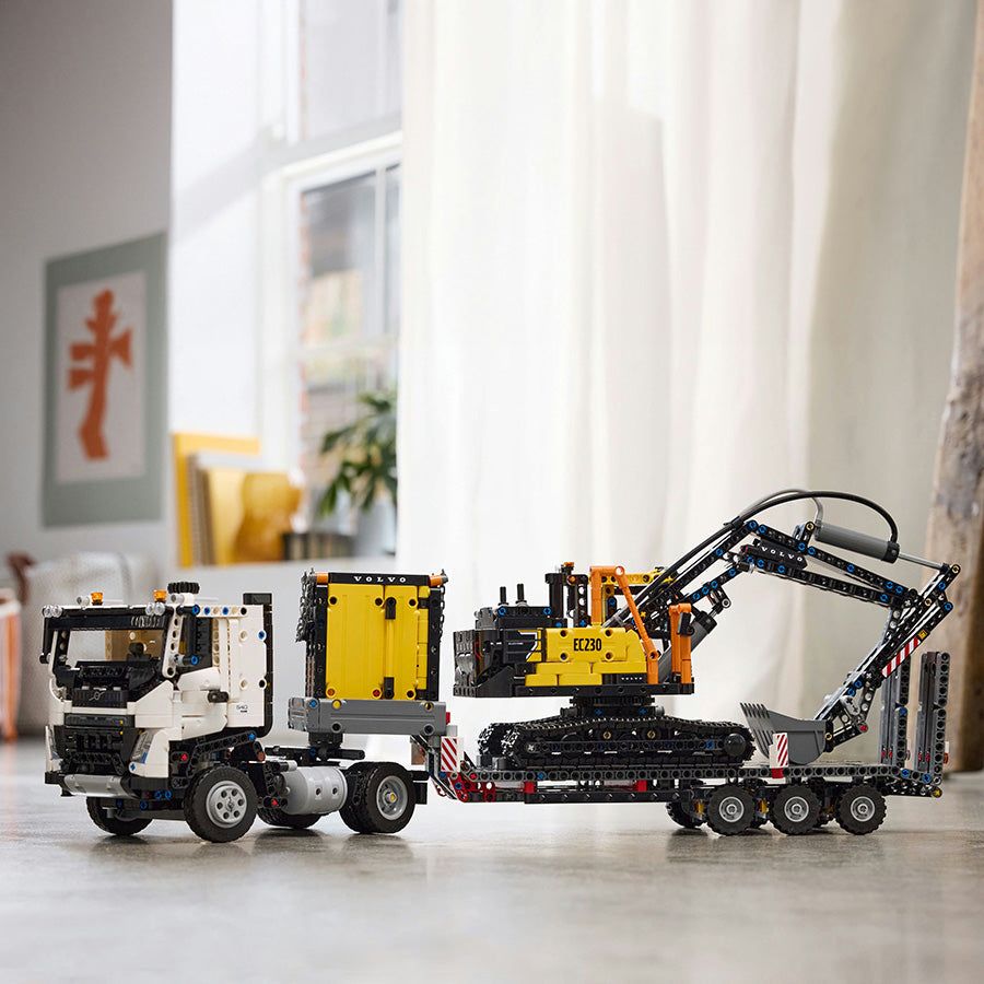 LEGO® Technic™ Volvo FMX Truck & EC230 Electric Excavator 42175 - DAMAGED BOX