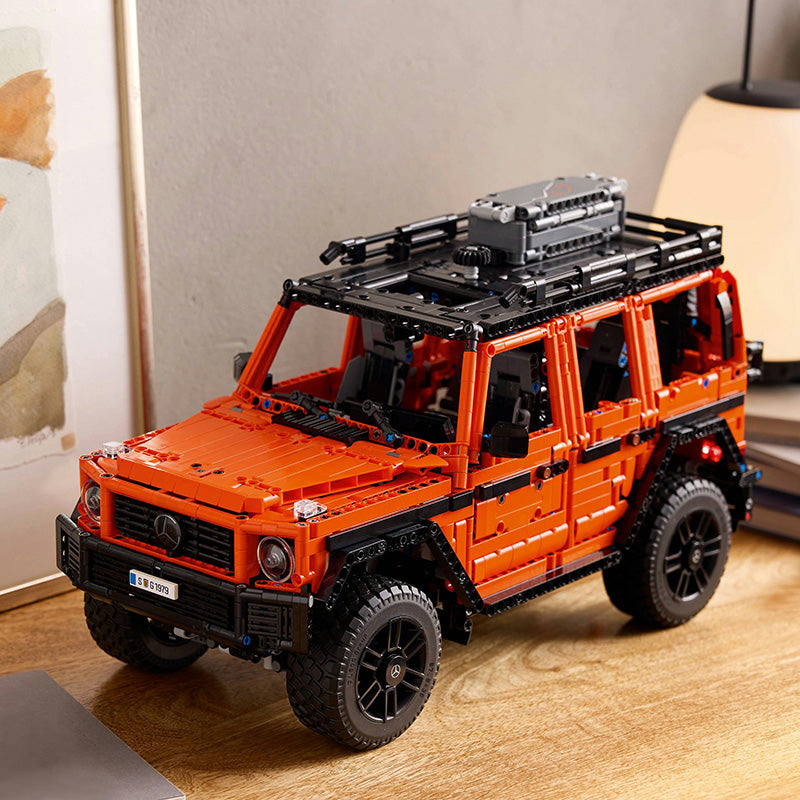 LEGO® Technic™ Mercedes-Benz G 500 PROFESSIONAL Line Set 42177 - SLIGHTLY DAMAGE BOX