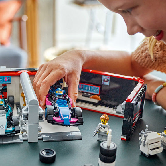 LEGO® City F1® Garage Mercedes-AMG Alpine Cars Set 60444