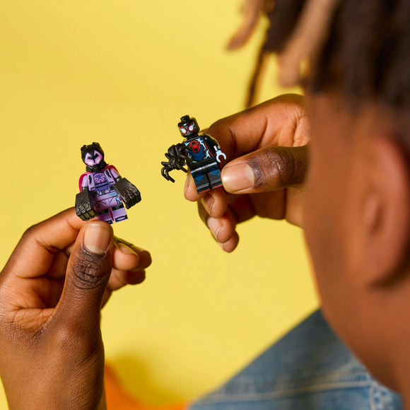 LEGO® Minifigures Spider-Man: Across the Spider-Verse 71050