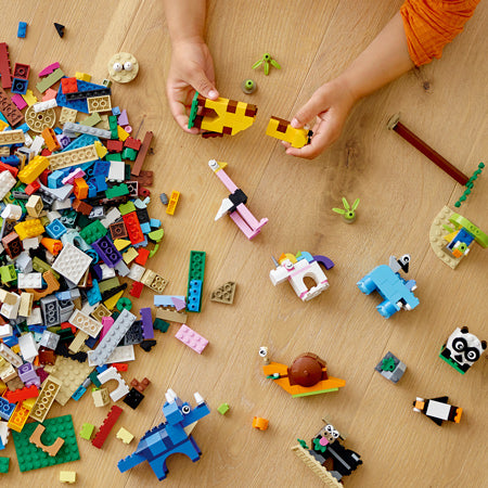 LEGO® CLASSIC Bricks and Animals 11011