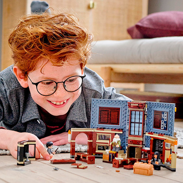 LEGO® Harry Potter™ Hogwarts™ Moment: Charms Class Building Kit 76385