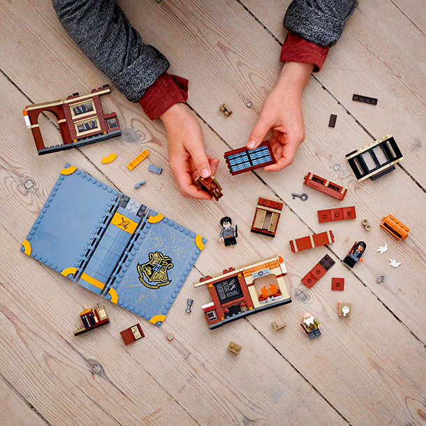 LEGO® Harry Potter™ Hogwarts™ Moment: Charms Class Building Kit 76385