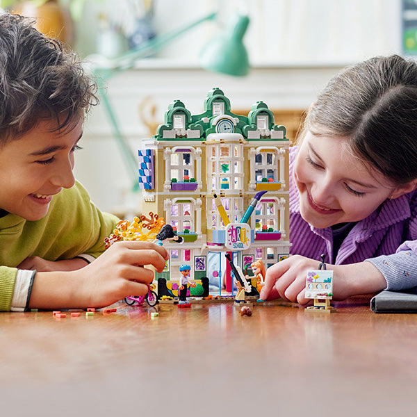 LEGO® Friends Emma’s Art School Building Kit 41711