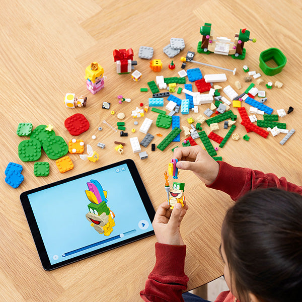 LEGO® Super Mario™ Adventures with Peach Starter Course Building
