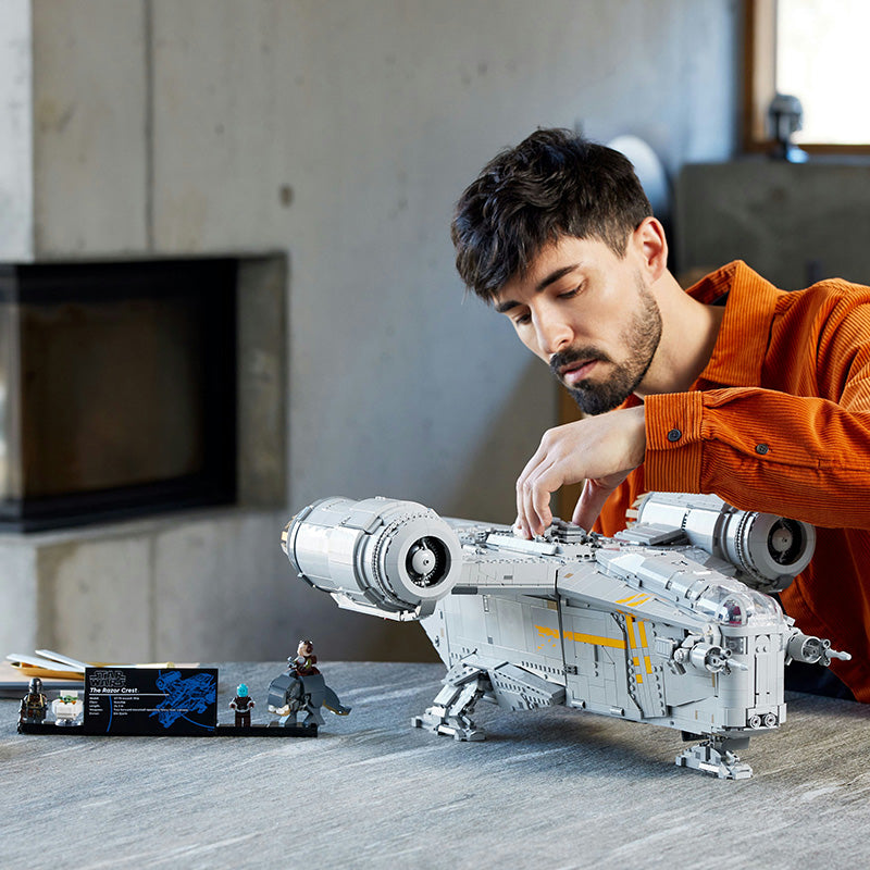 LEGO® Star Wars™ The Razor Crest™ UCS Building Kit 75331 | Import