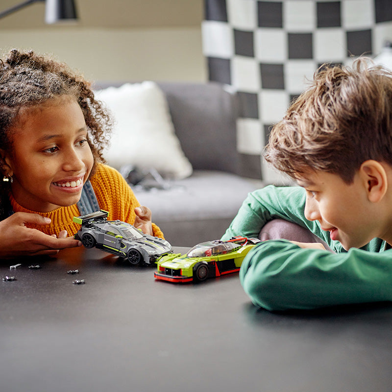 LEGO® Speed Champions Aston Martin Valkyrie AMR Pro and Aston Martin Vantage GT3 76910