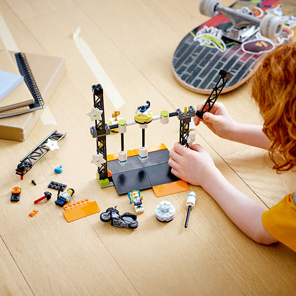 LEGO® City The Knockdown Stunt Challenge Building Kit 60341