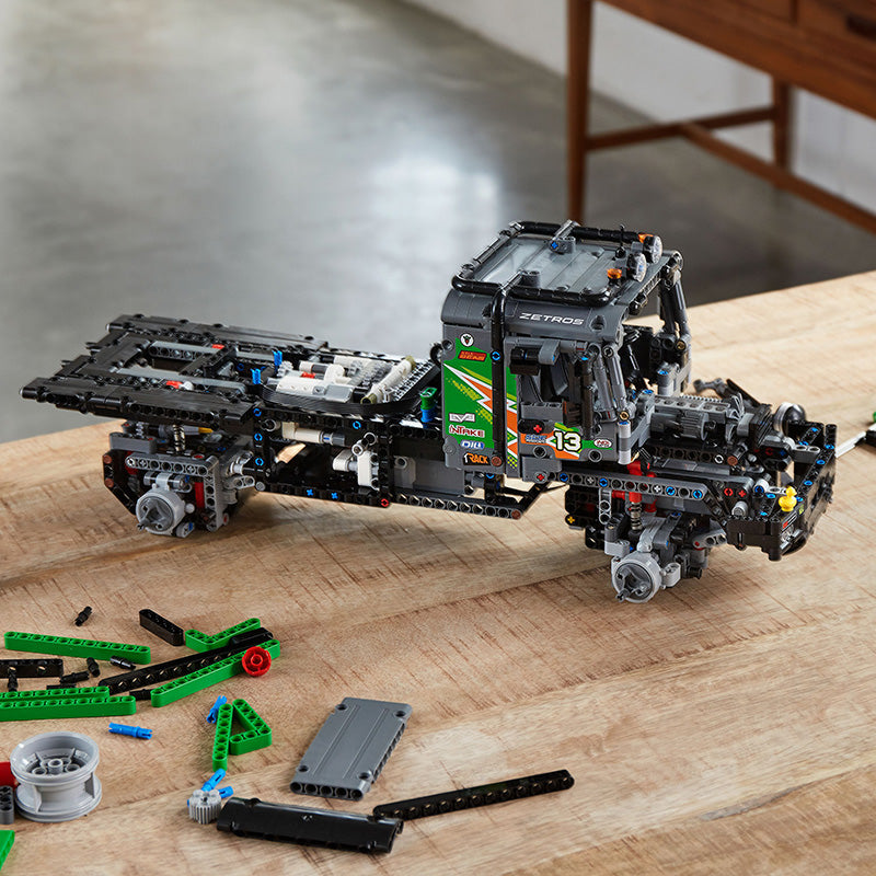 LEGO® Technic 4x4 Mercedes-Benz Zetros Trial Truck Building Kit 42129 - SLIGHTLY DAMAGED BOX