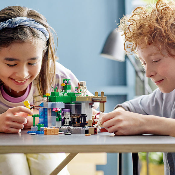 LEGO® Minecraft® The Skeleton Dungeon Building Kit 21189
