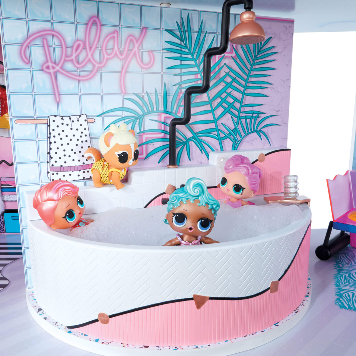 LOL Surprise OMG House of Surprises New Real Wood Doll House